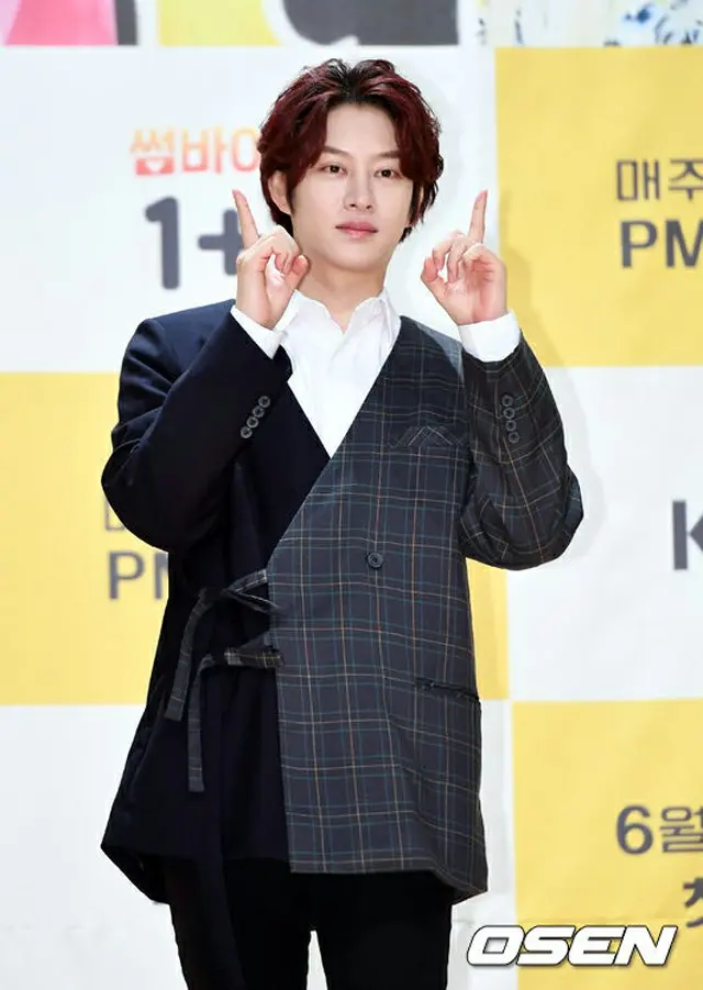 ヒチョル（SUPER JUNIOR）、新型コロナ感染者と動線重なりデビュー15周年記念の生放送を欠席…現在、自宅隔離中（画像提供:wowkorea）