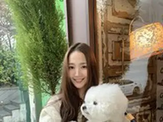 女優パク・ミニョン、日常がグラビアのような美しすぎる愛犬とのツーショットを公開