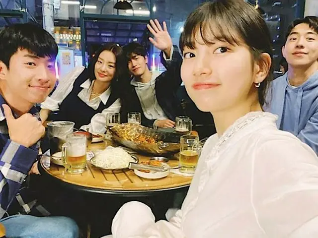スジ（元Miss A）、俳優ナム・ジュヒョク、ユ・スビンとビールで飲み会「ソ代表が撃つ」（画像提供:wowkorea）