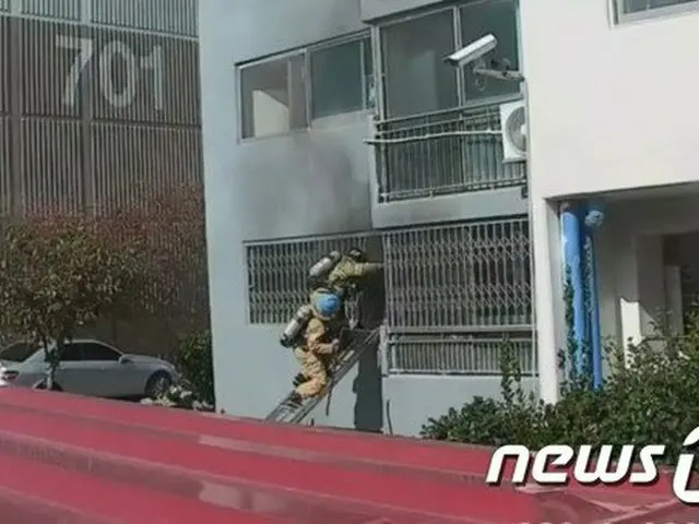 火災が起きたアパートに閉じ込められた障害者が救助される＝韓国順天市（画像提供:wowkorea）