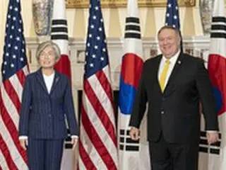 韓国外相、ポンペオ長官と会談…「朝鮮半島状況、緊密な協力を維持」