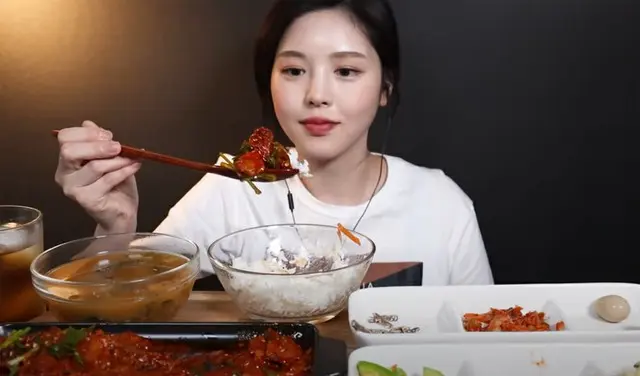 裏広告・食べるふり疑惑から約2か月…復帰した大食い美女ユーチューバー（画像提供:wowkorea）