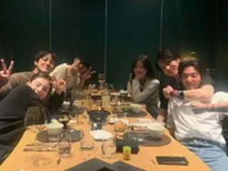 チョ・ボア＆キム・ボム、ドラマ「九尾狐伝」クランクアップ後の記念会食の“和気あいあい”ショットを公開