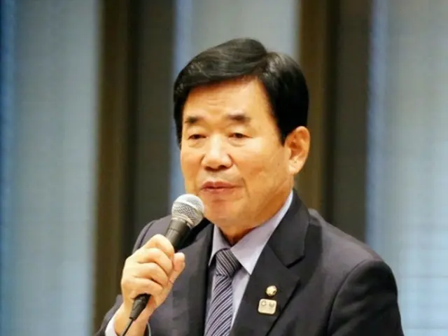 合同幹事会で発言する金振杓氏＝１２日、東京（聯合ニュース）