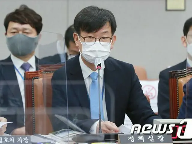 韓国青瓦台（大統領府）のキム・サンジョ政策室長は13日、来年度の景気見通しに関して「（新型コロナウイルス）再拡散状況をみると、ダブルヒットという良くないシナリオに進みそうだ」と述べた。（画像提供:wowkorea）