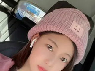 女優パク・ヨンスの娘ソン・ジア、冷美女の雰囲気…14歳の芸能人級美貌