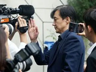 「タマネギ男」チョ・グク元法相「韓国メディア、‘狂犬’または‘愛犬’…我々にはつきまとい、尹検察総長には丁重」
