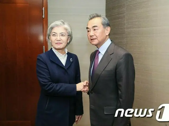 康京和 韓国外相と王毅 中国国務委員兼外相（画像提供:wowkorea）