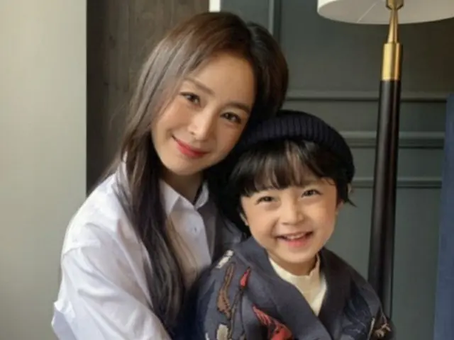 子役俳優ソ・ウジンがキム・テヒママに久しぶりに会った。（画像提供:OSEN）