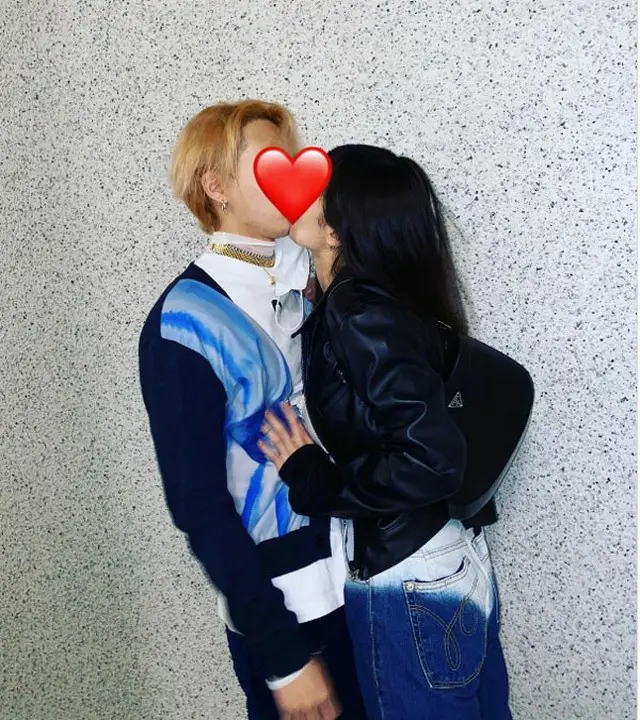 歌手ヒョナ、恋人イドン（DAWN）とのキス写真は18禁？ハートマークで加工（画像提供:wowkorea）