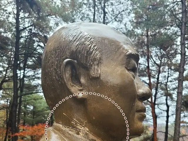 「頭を切って全斗煥の家に投げようと」…全元大統領の銅像毀損した50代を逮捕（画像提供:wowkorea）
