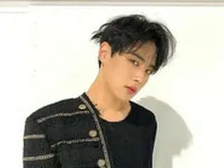 「VICTON」チェ・ビョンチャン、シースルールックでセクシーに=幻想的な魅力