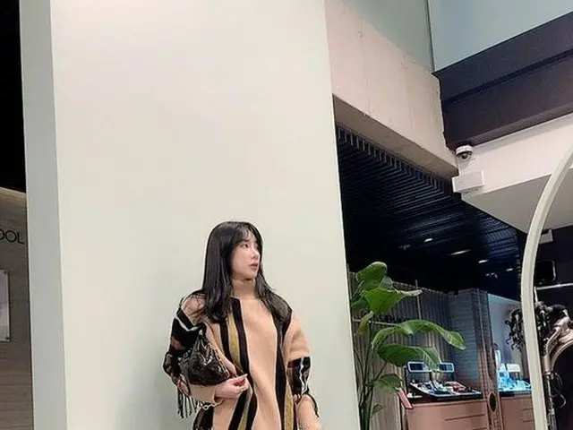 歌手ソ・イニョン、ハイヒールと超ミニパンツで披露する16cmの完璧なスタイル（画像提供:wowkorea）