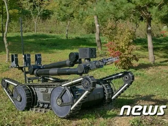 韓国の防衛産業企業“ハンファ ディフェンス”の「爆発物の探知・除去ロボット」（画像提供:wowkorea）