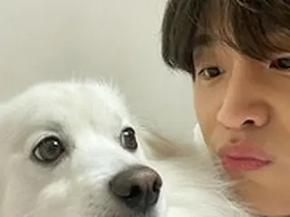 俳優キム・ドワン、愛犬にチュッ「彼氏写真が追加されました」