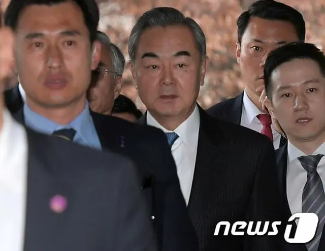王毅外相 日本に続き韓国を訪問…日本から韓国へ出発＝韓国（画像提供:wowkorea）