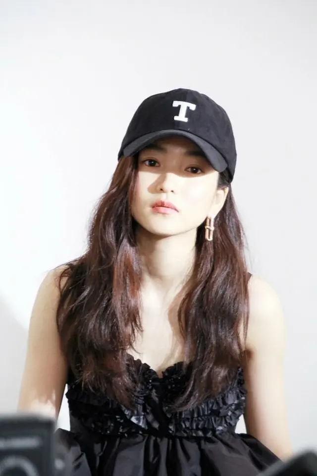 女優キム・テリ、グラビア撮影のビハインドカットを公開=人形のような美貌（画像提供:wowkorea）