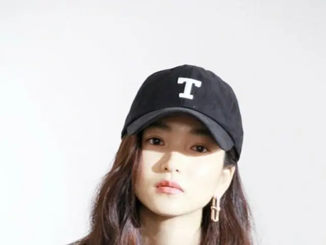 女優キム・テリ、グラビア撮影のビハインドカットを公開=人形のような美貌（画像提供:wowkorea）