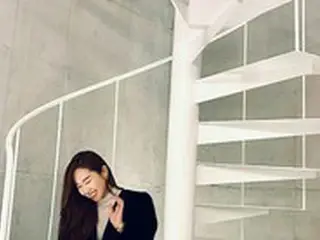 ジェシカ（元少女時代）、シックな姿から一転、爆笑写真を公開、どちらも綺麗