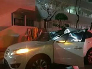 18階から男性が飛び降り、SUV車のサンルーフ突きぬけ九死に一生＝韓国