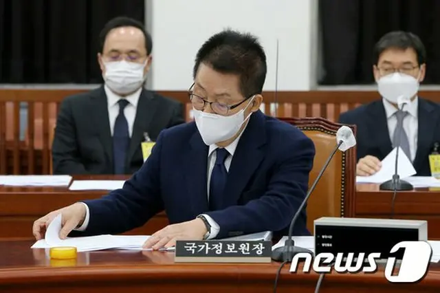 27日 韓国国会の情報委員会全体会議に参席している、朴智元 国家情報院長（画像提供:wowkorea）