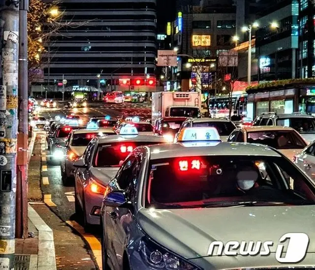 年末シーズン控え、社会的距離確保2段階格上げにタクシー業界悲鳴＝韓国（画像提供:wowkorea）