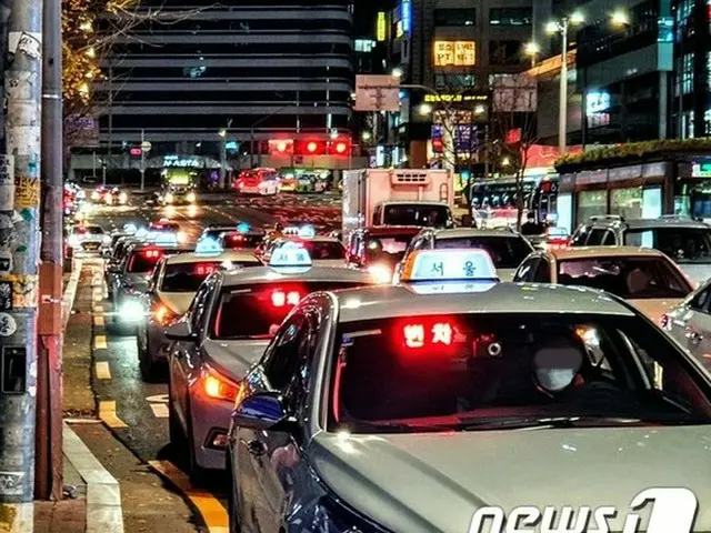 年末シーズン控え、社会的距離確保2段階格上げにタクシー業界悲鳴＝韓国（画像提供:wowkorea）