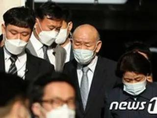 チョン・ドゥファン元大統領明日、光州事件関連の裁判へ…軍部の「自衛権」主張崩れるか？