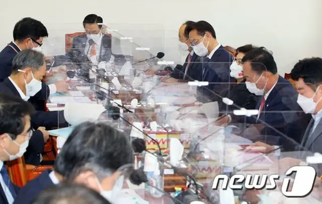 ‘秋法相と尹検察総長の葛藤、災難支援金’、泥沼にはまった予算案…期限はあと3日＝韓国（画像提供:wowkorea）