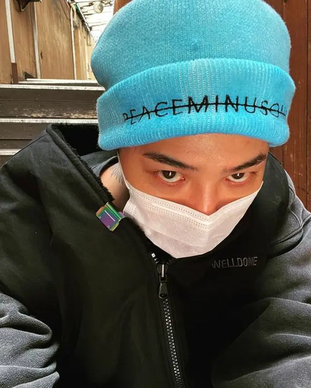 G-DRAGON（BIGBANG）が29日、個人SNSに自撮り数枚をアップした。（画像提供:wowkorea）