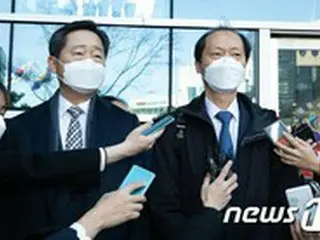 ‘尹検察総長執行停止’の結果、早ければ明日にも決定…尹側、追加意見書提出＝韓国