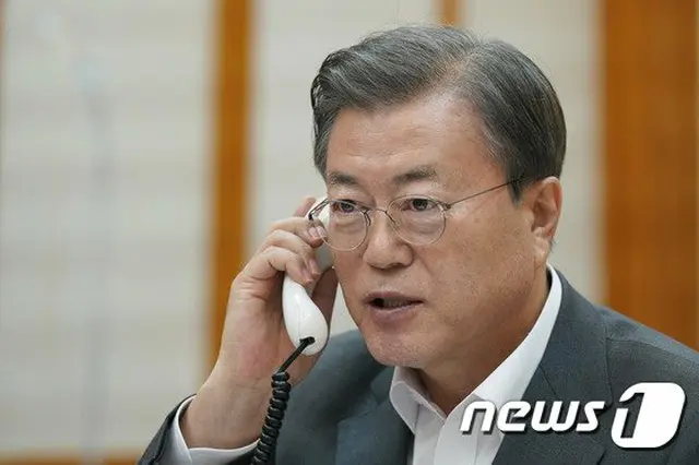 ムン（文）大統領、フランス大統領と通話…「フランスとの開発協力に期待」=韓国（提供:news1）