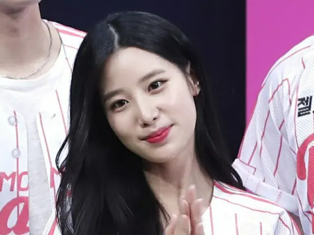 “マネジャー陽性”チョヒョン（BERRY GOOD）、新型コロナ検査中にインタビュー強行…軽率と指摘（画像提供:wowkorea）