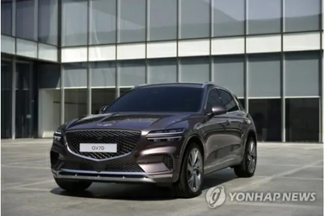 現代自動車の高級車ブランド、ジェネシスのスポーツタイプ多目的車（ＳＵＶ）「ＧＶ７０」。今月８日に公開される＝（聯合ニュース）≪転載・転用禁止≫