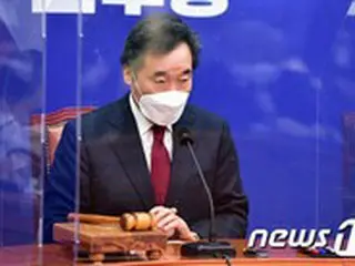 共に民主党代表「法が誰かには特権、誰かには恐怖なら法治主義ではない」＝韓国