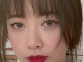 女優ク・ヘソン、バッチリ化粧で「期末テスト準備中」
