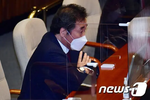 李洛淵共に民主党代表、就任100日、国会で記者懇談会＝韓国（画像提供:wowkorea）