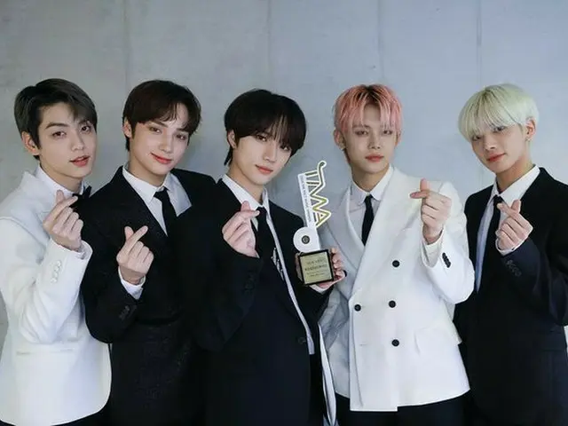 「TOMORROW X TOGETHER（TXT）」が12日に開催された「2020 THE FACT MUSIC AWARDS」で「ベストパフォーマー」を受賞した。（画像提供:wowkorea）