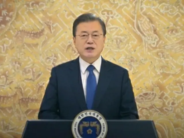 会合で演説する文大統領＝（聯合ニュース）≪転載・転用禁止≫