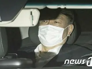 尹検察総長、停職決定に「誤りを正す」…最高検察に出勤