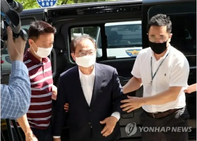 ６月２日、逮捕状発付の是非を判断する令状審査を受けた呉氏＝（聯合ニュース）