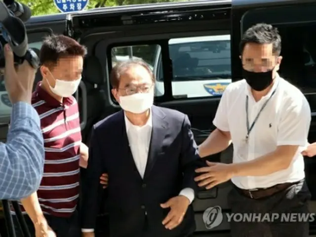 ６月２日、逮捕状発付の是非を判断する令状審査を受けた呉氏＝（聯合ニュース）