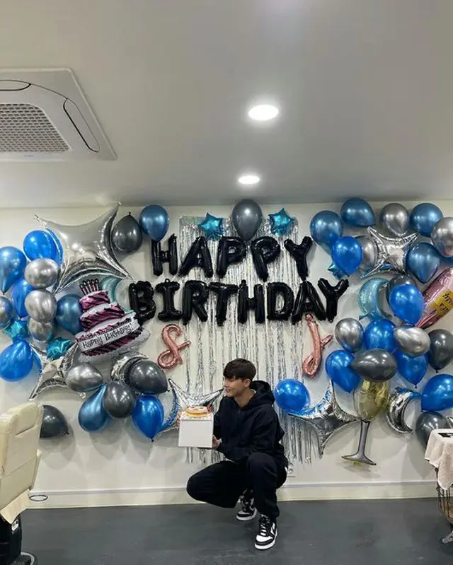“「梨泰院クラス」”パク・ソジュン、誕生日記念ショット…彼氏感満載のスタイリングで「本当にありがとう」（画像提供:wowkorea）