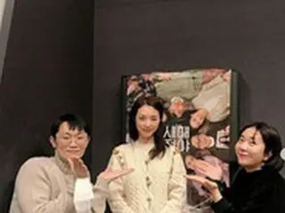 “まさに女神降臨”イ・ヨニ、ラジオでスペシャルDJを務め記念ショット…番組で夫について触れラブラブ新婚ぶりを明かす