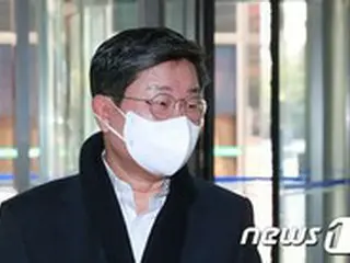 チョン・ヘチョル議員、ノ・ムヒョン（盧武鉉）政府民情首席秘書官当時に高額後援者が特別赦免=韓国