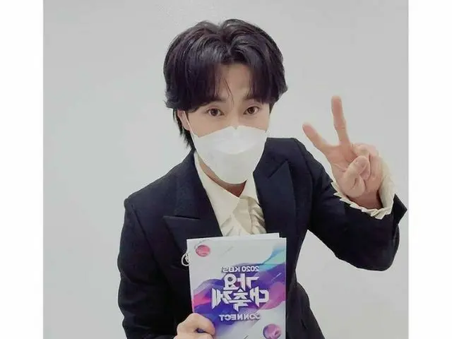 ユンホ（東方神起）、「KBS歌謡祭」のMCを終え“好青年ビジュアル”の報告ショットにファンも「お疲れ様でした」（画像:「東方神起」公式インスタグラム）