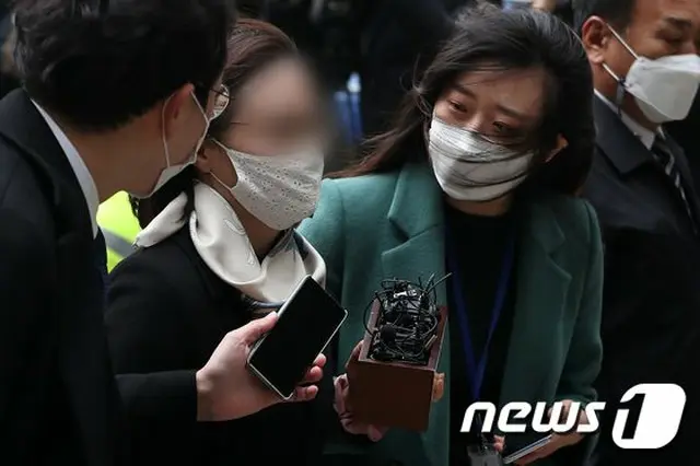 “タマネギ男”韓国元法相の妻、娘の不正入学など全て有罪で懲役4年＝法廷で拘束（画像提供:wowkorea）