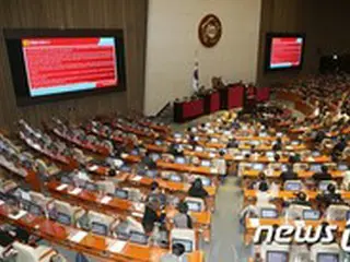 「感染者続出」の韓国国会…「議員たちも全数検査を受けるべき」