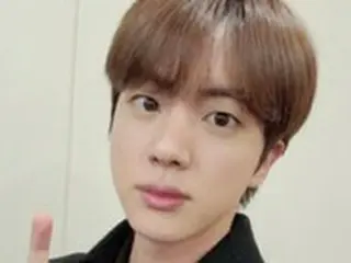 「BTS（防弾少年団）」のJIN、ピンぼけでも“揺るぎない”彫刻イケメンショットで「メリークリスマス」