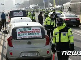 「重大災害企業処罰法を制定せよ」…労働団体、ソウル都心を車両行進＝韓国